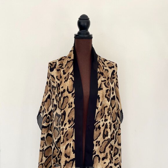 New Gucci Animal Print Stole Silk Satin Scarf with Gucci Box - Picture 13 of 16